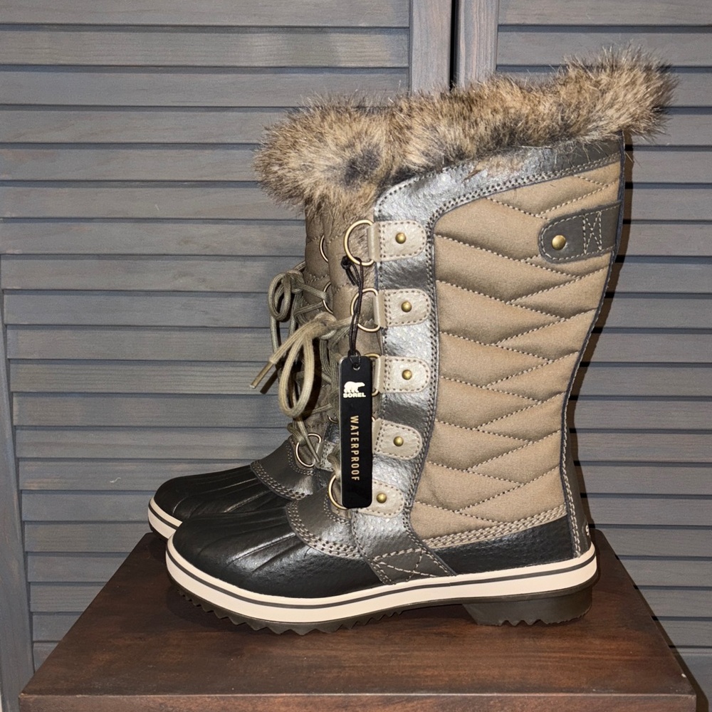 Sorel Tofino II Faux Fur Lined Waterproof Sage Green Boots